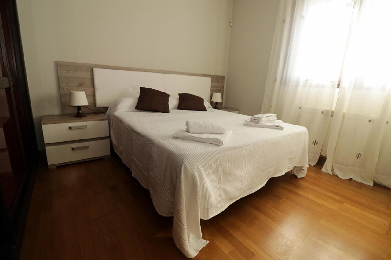 Apartamento , Wifi Y Garaje Cerca Del Centro Apartment โอเบียโด ภายนอก รูปภาพ